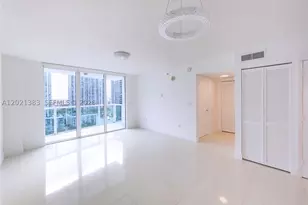 31 SE 5th, Miami, FL 33131 - Photo 3
