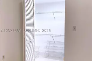 31 SE 5th, Miami, FL 33131 - Photo 9