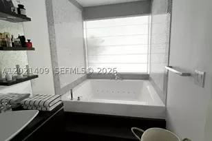 200 Biscayne Blvd, Miami, FL 33131 - Photo 17