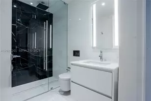 300 Biscayne Blvd, Miami, FL 33131 - Photo 23