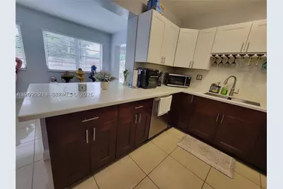 6930 SW 12th, Pembroke Pines, FL 33023 - Photo 7