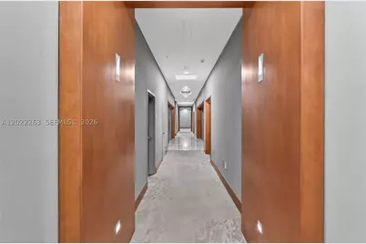 31 SE 5th #203, Miami, FL 33131 - Photo 35