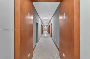 31 SE 5th, Miami, FL 33131 - Photo 35