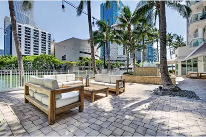 31 SE 5th #203, Miami, FL 33131 - Photo 43