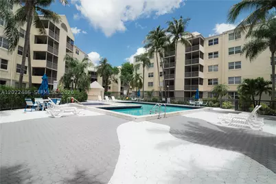 8245 Lake #308, Doral, FL 33166 - Photo 15