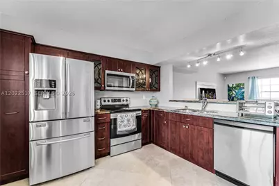 349 Virginia #349, Hollywood, FL 33019 - Photo 5