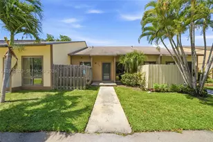 455 NE 210th, Miami, FL 33179 - Photo 23