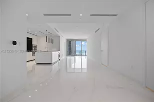 300 Biscayne Blvd, Miami, FL 33131 - Photo 9