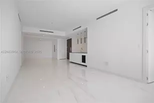 300 Biscayne Blvd, Miami, FL 33131 - Photo 13