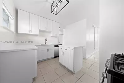 1300 Lincoln #D204, Miami Beach, FL 33139 - Photo 5