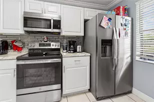 8454 NW 8th, Miami, FL 33126 - Photo 11