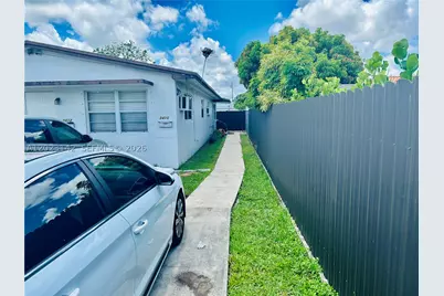 3410 SW 89th, Miami, FL 33165 - Photo 13