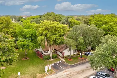9367 SW 1st #808, Plantation, FL 33324 - Photo 5