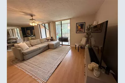 450 Commodore #306, Plantation, FL 33325 - Photo 3