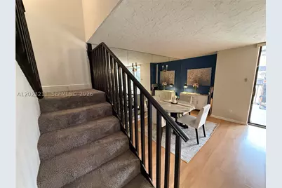 450 Commodore #306, Plantation, FL 33325 - Photo 9