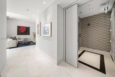 900 Brickell Key #1801, Miami, FL 33131 - Photo 23