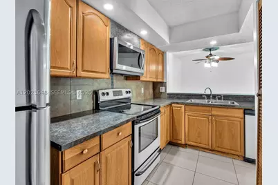 18850 NW 57th #208, Hialeah, FL 33015 - Photo 11