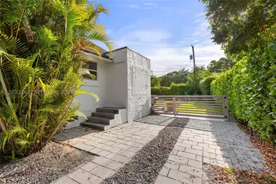 900 Tangier, Coral Gables, FL 33134 - Photo 35
