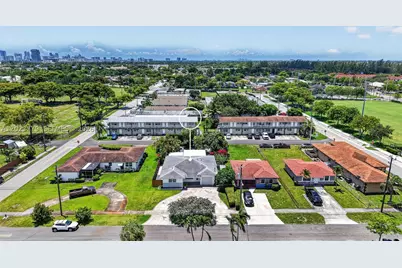709 NW 9th, Hallandale Beach, FL 33009 - Photo 51