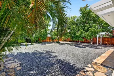 709 NW 9th, Hallandale Beach, FL 33009 - Photo 37