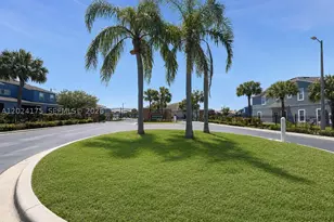 12966 Kings Crossing, Gibsonton, FL 33534 - Photo 3