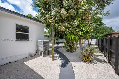 264 Navajo, Miami Springs, FL 33166 - Photo 7