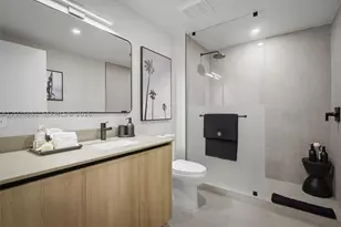 121 NE 5th, Miami, FL 33132 - Photo 21