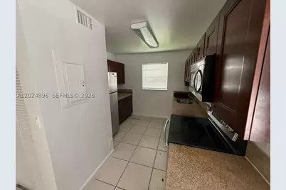 6921 Pembroke #6927, Pembroke Pines, FL 33023 - Photo 5