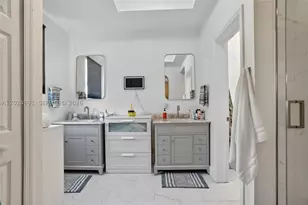 16651 SW 79th, Miami, FL 33193 - Photo 13