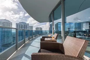 200 Biscayne Blvd, Miami, FL 33131 - Photo 9