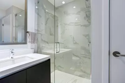 851 NE 1st #3909, Miami, FL 33132 - Photo 25