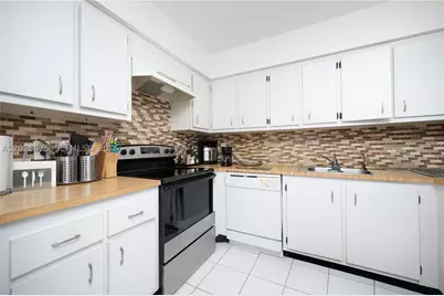 16400 NE Golf Club #305, Weston, FL 33326 - Photo 13