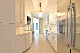 848 Brickell Key, Miami, FL 33131 - Photo 21