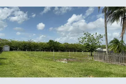 19505 SW 272nd, Homestead, FL 33031 - Photo 9