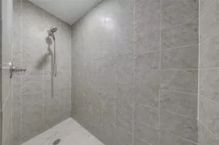 60 SW 13th, Miami, FL 33130 - Photo 15