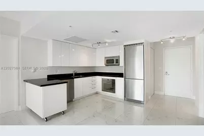 92 SW 3rd #1803, Miami, FL 33130 - Photo 3
