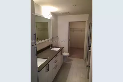 999 SW 1st #2005, Miami, FL 33130 - Photo 5
