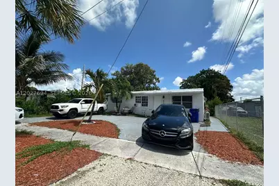 685 SW 7th, Dania Beach, FL 33004 - Photo 1