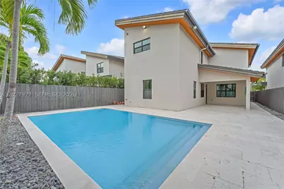 10250 NW 76th, Doral, FL 33178 - Photo 35