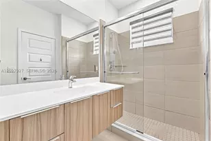10250 NW 76th, Doral, FL 33178 - Photo 29