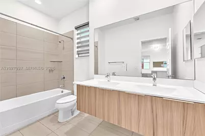 10250 NW 76th, Doral, FL 33178 - Photo 27