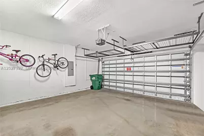 10250 NW 76th, Doral, FL 33178 - Photo 37