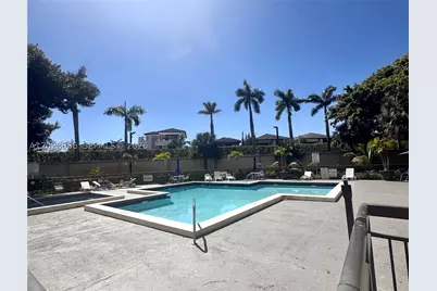 8290 Lake #506, Doral, FL 33166 - Photo 11