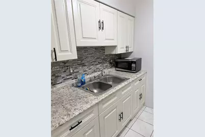 725 SW 11 #F8, Hallandale Beach, FL 33009 - Photo 7
