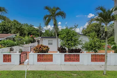 790 W 73rd, Hialeah, FL 33014 - Photo 13