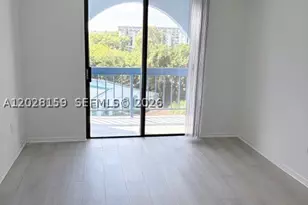 9460 Fontainebleau, Miami, FL 33172 - Photo 7