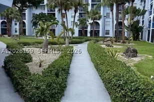 9460 Fontainebleau, Miami, FL 33172 - Photo 43
