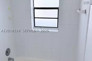 9460 Fontainebleau, Miami, FL 33172 - Photo 21