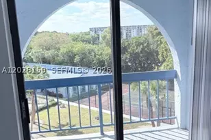 9460 Fontainebleau, Miami, FL 33172 - Photo 29