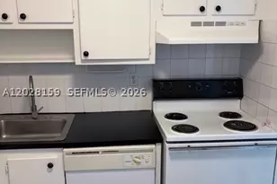 9460 Fontainebleau, Miami, FL 33172 - Photo 15